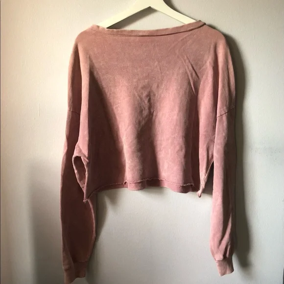 Adam Levine salmon pink sweater - Picture 2 of 5